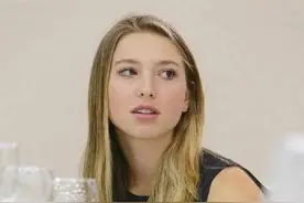 偏心父亲乔布斯：小女儿拥有1500万马场，长女为何连衣服都买不起图片