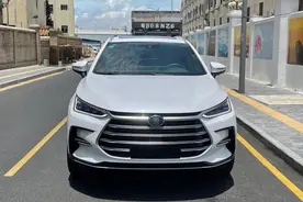 试驾比亚迪唐DM顶配，配7座+15.6英寸旋转大屏，就是等车时间太长图片