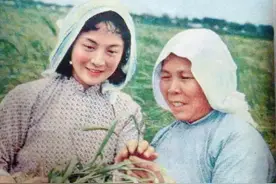 32张老照片，看昔日明星如何与群众打成一片，这才是人民艺术家图片