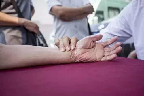 把脉入门必背口诀（中医脉诊）