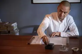 冯唐：人到中年，不睡大觉图片