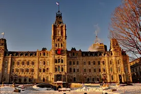 HL加拿大护照、加拿大枫叶卡、魁北克的位置、历史和城市文化图片