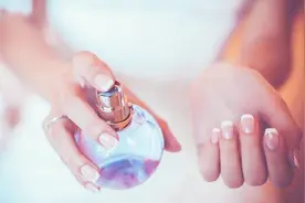 香水味容易散？教你一个妙招，用上它让香水味道长时间保持视频封面