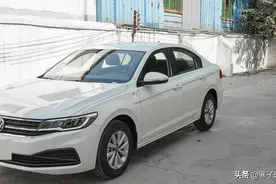 发了年终奖，提回来一辆家用代步车，对一汽大众宝来满意图片
