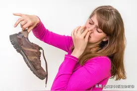 夏天总被“脚气”尴尬困扰？皮肤科医生告诉你，3种方法治脚气图片