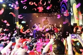 工体十三姨解密“云蹦迪”：疫情催生无聊经济 一夜打赏200万图片