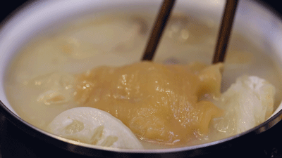 奶白色鱼翅花胶汤 2026年花胶鱼翅汤的做法