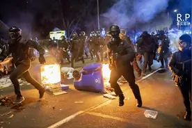 打砸抢烧攻警局，波特兰烽烟如战场！全美多城骚乱，再临大乱边缘图片