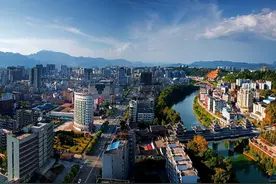 恩施一土家山寨走红，四周是悬崖峭壁，内部的古堡与栈道保存完好图片
