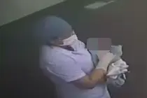 坦洲孕妇阵痛大叫，老公慌张走错路，一声啼叫孩子生在车上！图片