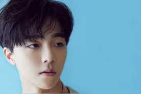 陈立农衬衫叠穿风衣太时尚了，清新男孩造型get图片