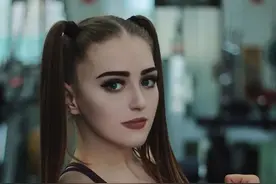 这么漂亮的战斗民族美女，在健身房却无人敢搭讪？图片