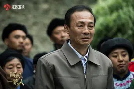 《阿坝一家人》中的这些配角，于细微之处最有力量图片