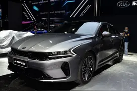 新款起亚K5亮相，配置提升明显，落地17万，这次比雅阁还给力图片