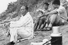 毛泽东视察济南，王吉德一问三不知，毛主席：地方官也得学历史啊图片