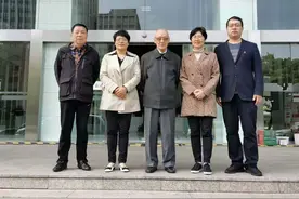 宁波学子送去的一份特别礼物 让中科院院士戚正武热泪盈眶图片