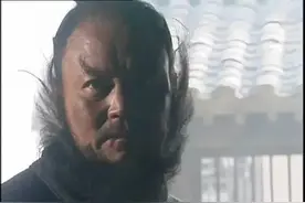 新老两版《水浒》的李逵，一个是天杀星，另一个是天傻星图片