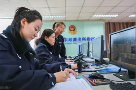 派出所协警上夜班可以睡觉吗？图片