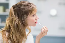 河南美女利用“以旧换新”卖衣服，一年盈利130万，策略值得借鉴图片