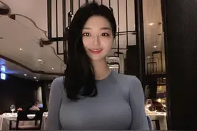 我做了一个梦，梦里你蓄起了长发，我们一起慢慢变老图片