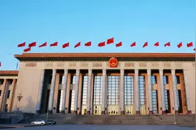 国画大家崔如琢，为人民大会堂创作了最大的花鸟画图片