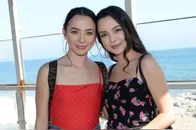 环球美女：梅雷尔家族双生姐妹花图片