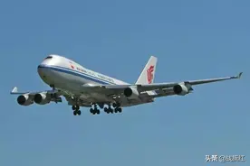 1989年民航空姐收到纸币，上写：立即飞往汉城，否则炸机图片