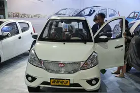 低速电动四轮车与电动车，哪个更实用？用数据告诉你图片