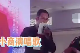 老戏骨吴启华近况显苍老，离婚后独养女儿，56岁仍跑商演好心酸图片