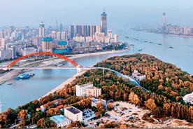 综合实力之争，面积、人口、GDP均落后的武汉成功逆袭成都图片