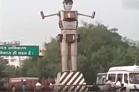 看完印度的红绿灯，再看我国的红绿灯，网友：笑掉大牙的节奏图片