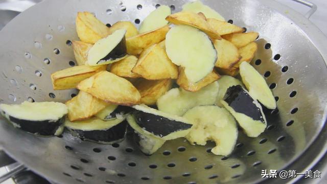 东北名菜地三鲜的家常做法，鲜香浓郁入味的下饭菜，全家人都爱吃