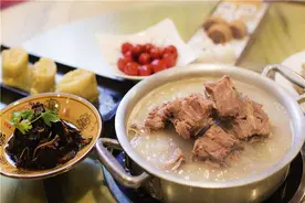 爆肚与羊蝎子：那些曾难登大雅之堂的“边角料”，何以成为火锅的配角乃至主角？图片