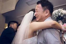 爸爸到底有多爱孩子？关于父爱的5张真实照片，看了震撼又感动图片
