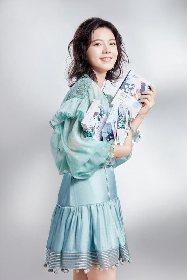 《巴啦啦小魔仙》中女孩,赵今麦出演大片无数,另一个退出娱乐圈