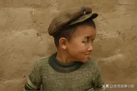 故事：村民葬礼上，一个六岁小男孩说：明天我家也要买一口棺材图片