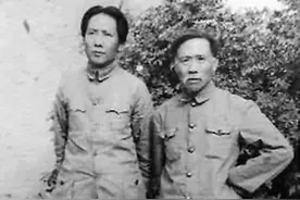 他是毛主席最敬佩的老师，辛亥革命前就砍断手指明志，后为副部级图片