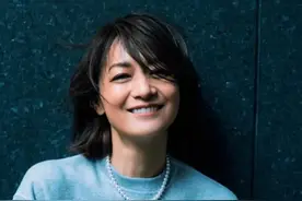 谁说50岁后只能穿“妈妈装”？这几位同龄博主的早秋穿搭，真优雅图片