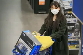 真子公主赴美生活曝光！颜值猛增开心逛街，废物丈夫只是跳板？图片