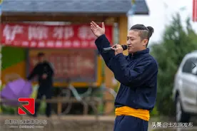 《最美》呼斯楞 、李德戈景走遍内蒙古千村百场巡回演出走进土左旗图片