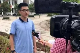 钟祥状元常书杰入学北大后却因沉迷游戏被退学，复读又考上清华图片
