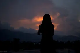 对自己特别狠的人，脑子里都是怎么想的？图片