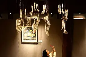 湖北恩施：“墨达楼” 璀璨迎客来图片