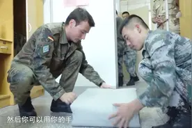解放军把被子叠成豆腐块有意义吗？11国军队来中国学叠被子视频封面