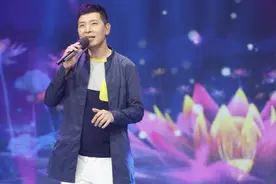 34岁爆红，40岁被逼婚，51岁还是单身一人，戴军到底经历了什么？图片