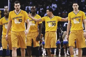 NBA这些球衣设计简直离谱！勇士像穿睡衣打球，公牛红蓝配太辣眼图片