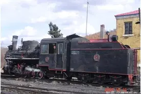 蒸汽机车驾驶室在最后面，不影响司机视线吗？为什么不前置？图片