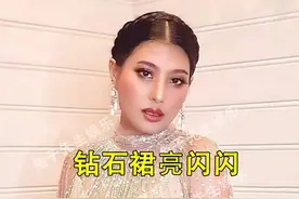 泰王小女儿听交响乐，看华裔美女给自己下跪毫不在意，派头够大啊图片