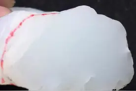 大叔说玉：和田玉中的“山流水”指的是什么？图片