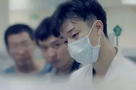 25岁博士毕业，凭借“长得帅”一夜爆红，他是现实版“江直树”图片